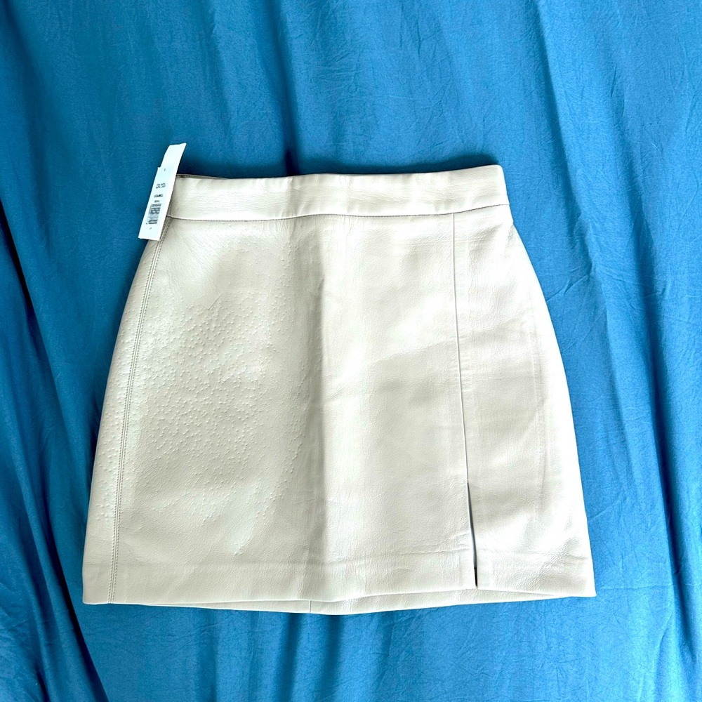 Aritizia Wilfred cream leather asymmetrical mini skirt SIZE 0
